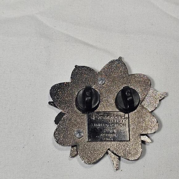 Disney Spy Mickey on Phone Suit Pin. Limited Edition.  Rare Colorful - Picture 3 of 6